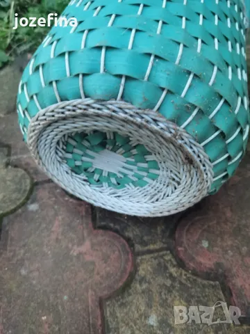 Стъклена дамаджана с оплетка пластмасова, снимка 4 - Бидони, бурета и бъчви - 50404140