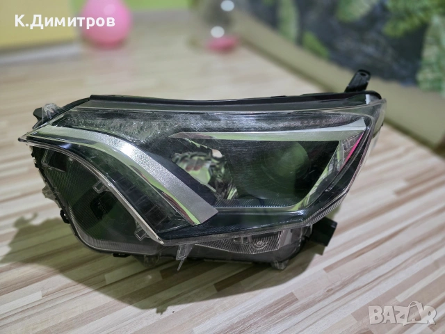 Фар Toyota Rav 4 hybrid 