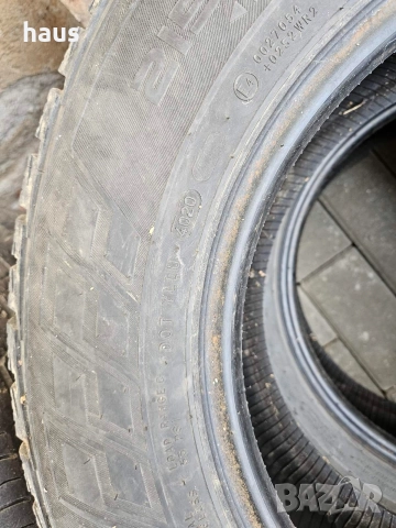 Зимни гуми 215 65 15 Nokian, снимка 2 - Гуми и джанти - 52950326