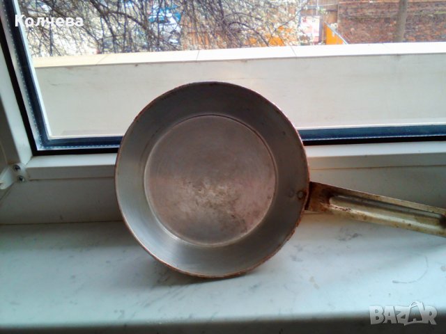 продавам тиган за 10 лв. и комплект съдове