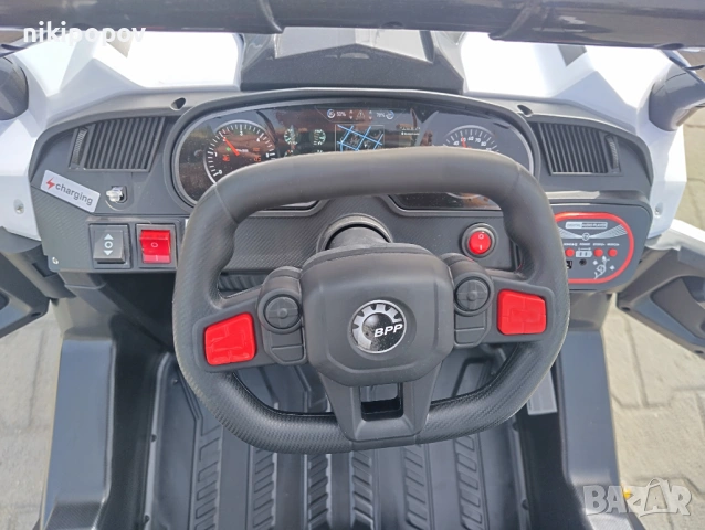 SAFARI двуместен акумулаторен джип JAKARTA 4x4 бял, снимка 9 - Детски велосипеди, триколки и коли - 53569389