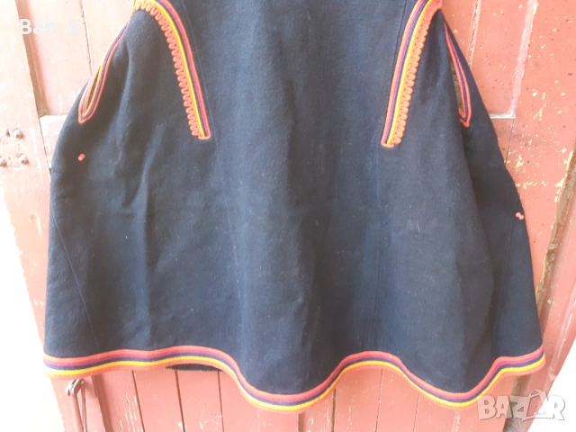 Автентичен красив вълнен сукман . Носия, снимка 3 - Антикварни и старинни предмети - 51760232