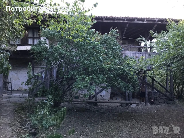 Продава 1/2 идеална част от къща и дворно място в с. Арбанаси, снимка 1