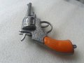 Метален капсов пистолет наган от 70те години!, снимка 5