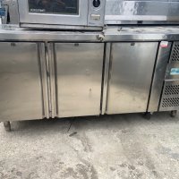 Хладилна маса 180см, снимка 1 - Обзавеждане на кухня - 40664451