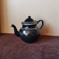 Ретро емайлиран чайник, снимка 1 - Декорация за дома - 34622676