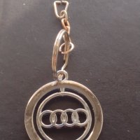 Рекламен ключодържател АУДИ метален с кристали за ценители на марката 74191, снимка 1 - Колекции - 43499714