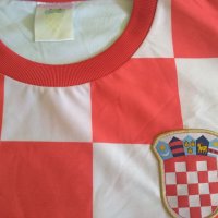 Две футболни  тениски Хърватска,Modric,Srna, снимка 3 - Фен артикули - 33378415