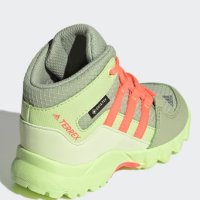 Adidas Terrex mid gtx , снимка 2 - Детски маратонки - 43146848