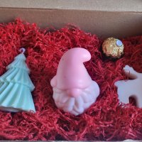 Промо!Подаръчни Коледни кутии с ръчно изработени ароматни соеви свещи , снимка 2 - Декорация за дома - 43488126