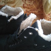 Зимни обувки боти, снимка 1 - Дамски боти - 35123955