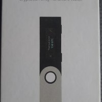 Ledger Nano S - Хардуерен портфейл за Bitcoin и Криптовалути, снимка 1 - USB Flash памети - 40870113