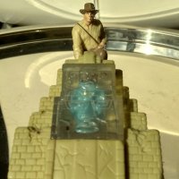 Indiana Jones and the Kingdom of the Crystal Skulls . , снимка 1 - Колекции - 39596499