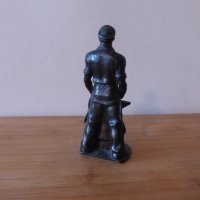 Метална фигура Ковач статуетка 1970 г, снимка 6 - Статуетки - 43887712