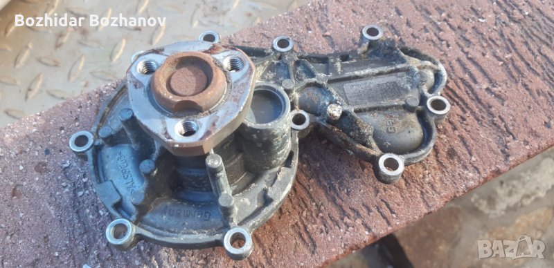 Водна помпа W/Audi 3.0 d 204 ps, снимка 1