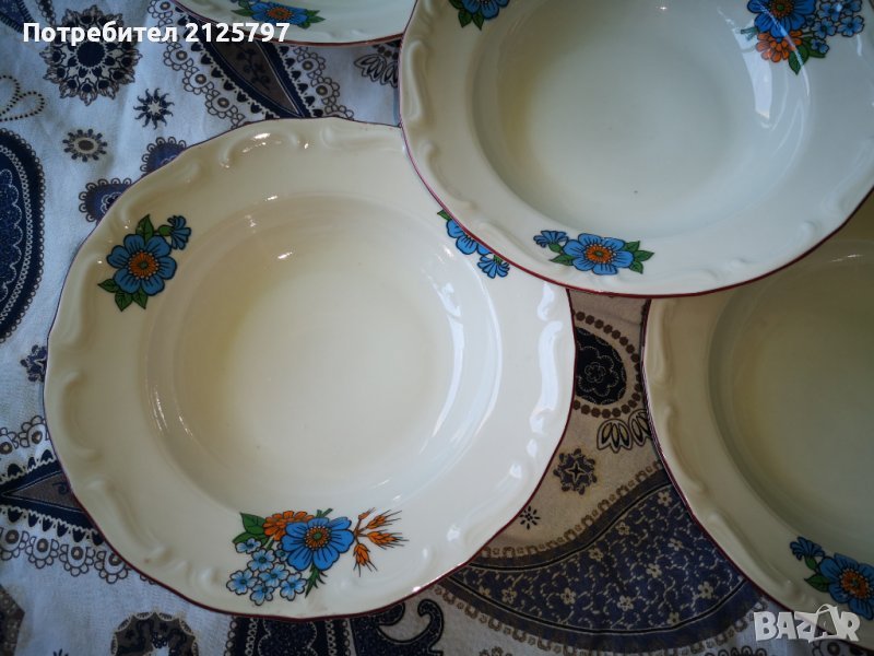 НРБ Порцеланови чинии Изида Izida, снимка 1