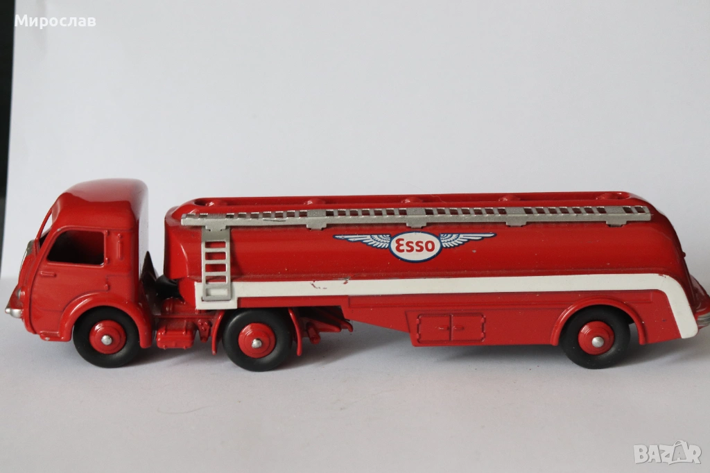 DINKY TOYS PANHARD ESSO ЦИСТЕРНА КАМИОН МОДЕЛ КОЛИЧКА, снимка 1