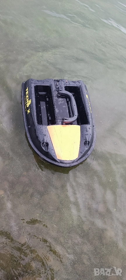 Лодка за захранка Техно Х, снимка 1