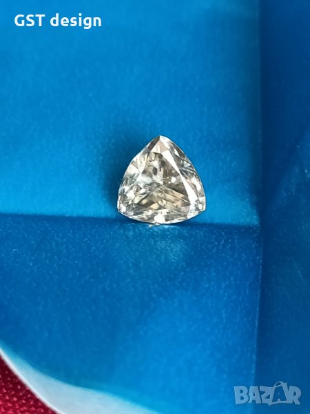 Истински Диамант Трилион Мойсанит светло Шампанско Фенси бял J Diamond 💎 MOISSANITE, снимка 1