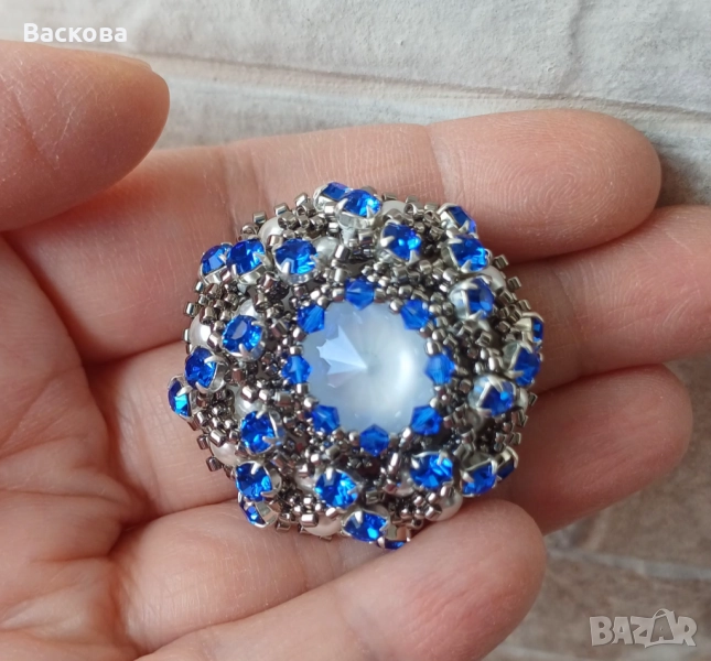 Ръчно изработена брошка в цвят Сапфир, снимка 1