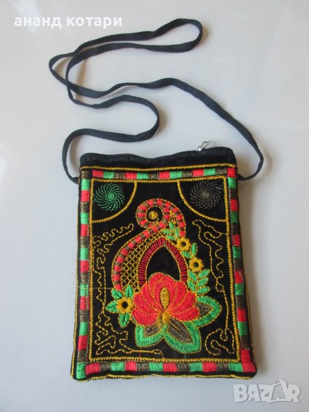 Малка чантичка с бродерия, снимка 1