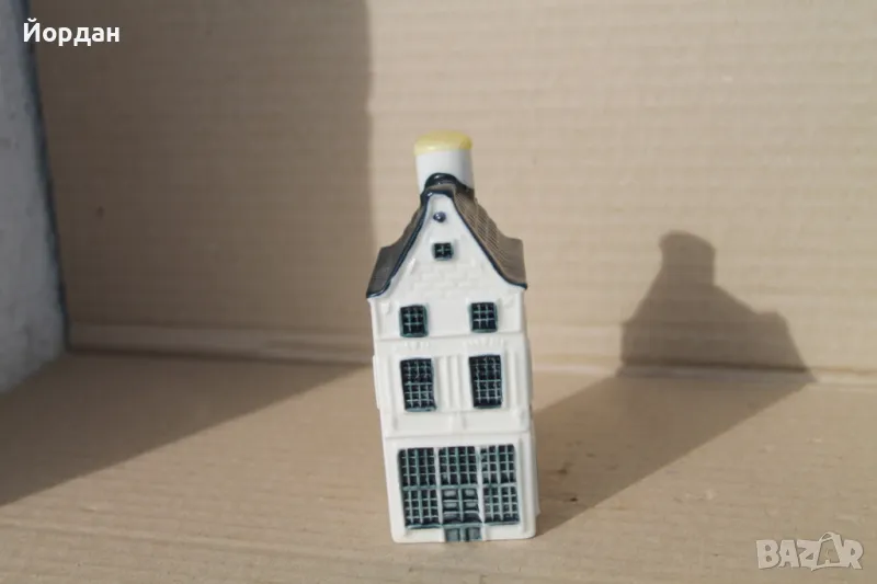 колекционерска порцеланова фигурка / шише Холандска къща ''Bols KLM'', снимка 1