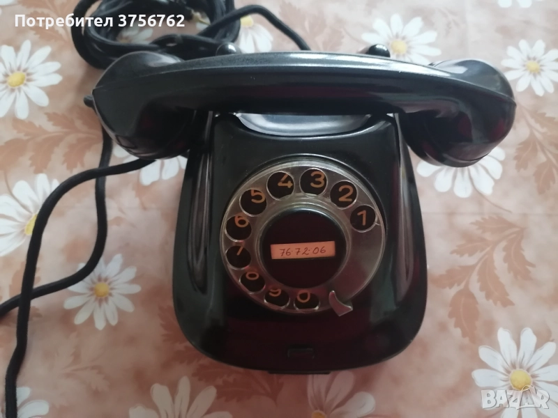 Продавам бакелитов телефонен апарат в отлично състояние, снимка 1