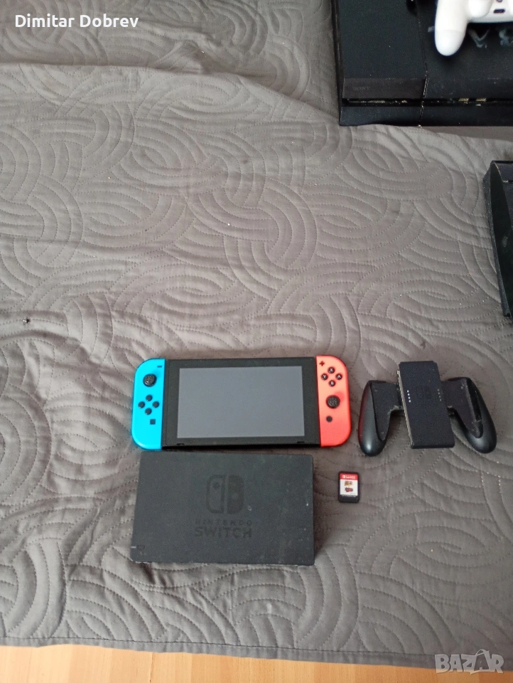 Продавам Nintendo switch + една игра "super mario 3d world", снимка 1