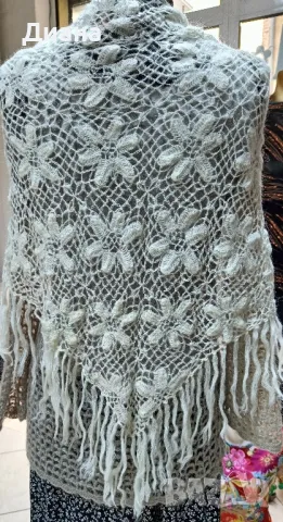 Дамски шалове от естествени материи, снимка 10 - Шалове - 48740609