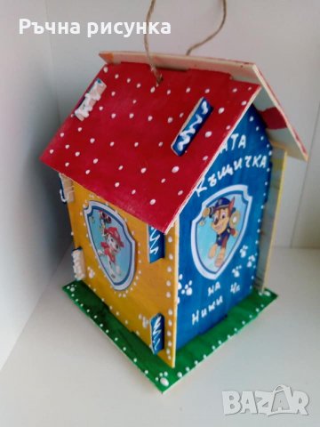 Пълна с лакомства-дървена къщичка с името на детето ,любимата тема и лакомства, снимка 2 - Декорация за дома - 34587337