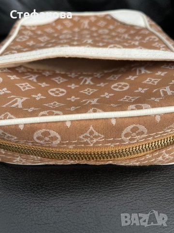 Чантичка Louis Vuitton, снимка 5 - Чанти - 43375115