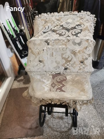 Стара количка за кукли, снимка 2 - Антикварни и старинни предмети - 43605794