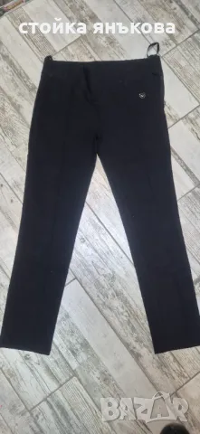 Продавам дамски черен панталон на Луци.