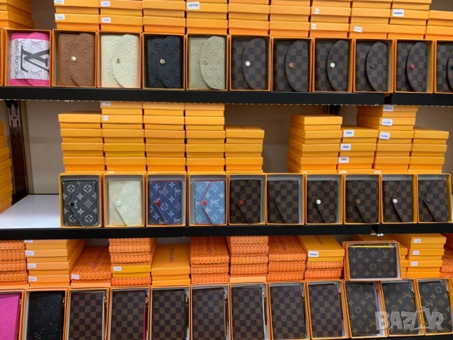 портмонета с кутия ysl saint laurent christian dior louis vuitton guess chanel , снимка 16 - Портфейли, портмонета - 50599659