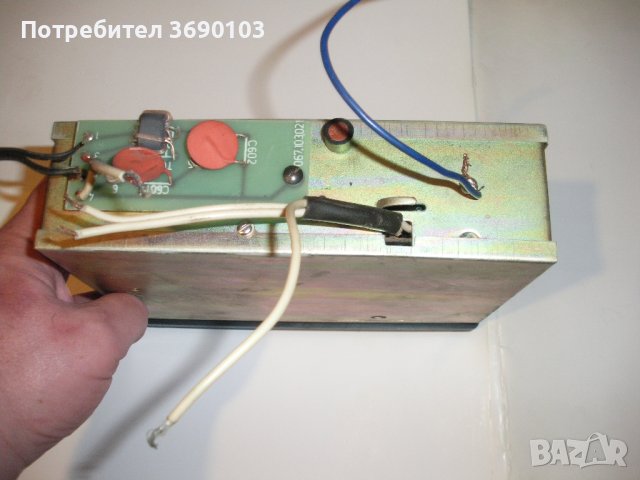 Старо, работещо автомобилно радио "РЕСПРОМ", снимка 3 - Радиокасетофони, транзистори - 40258139