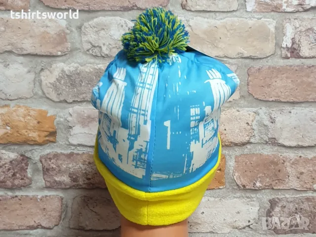 Нова детска зимна шапка с Миньони с помпон, снимка 5 - Шапки, шалове и ръкавици - 47894352