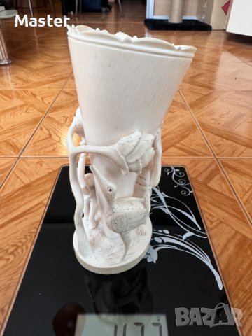 Красива старинна ваза от слонова кост с ръчно гравирани мотиви, снимка 4 - Декорация за дома - 44079940