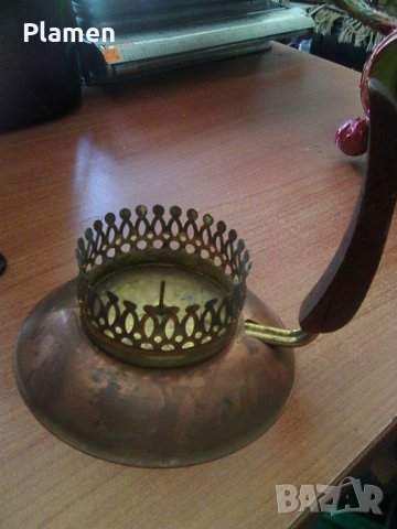 Стар меден свещник с дървена дръжка, снимка 1