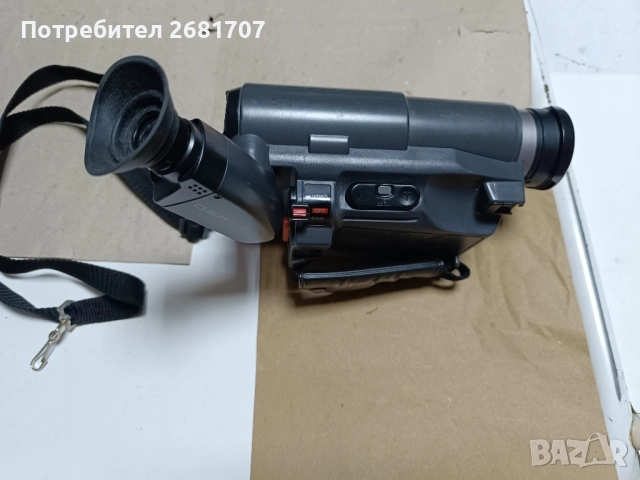 Видео камера Hitachi VM-E210E, снимка 5 - Камери - 52328870