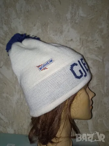Nornhein Бяла зимна шапка с надпис , снимка 1
