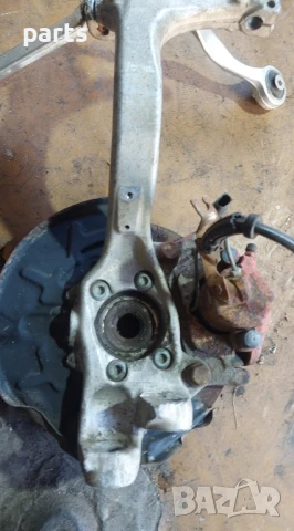 Преден Десен Шенкел със Спирачен Апарат и Диск Комплект Ауди А4 Б6 - А4 Б7 - A3 8P, снимка 3 - Части - 51323278