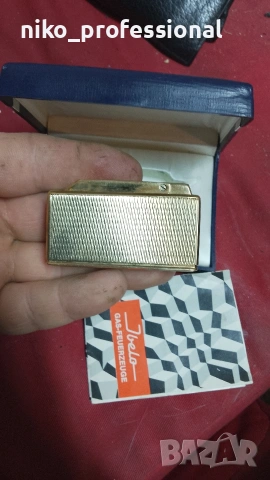 старинна позлатена колекционерска запалка 