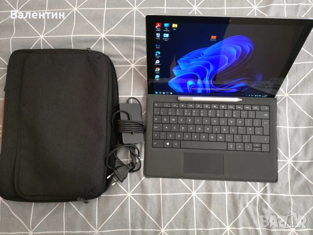 Microsoft Surface Pro 5, i5-7th,8RAM,128SSD, ТЪЧ 1 ВЕРТИКАЛА НЕ РАБОТИ