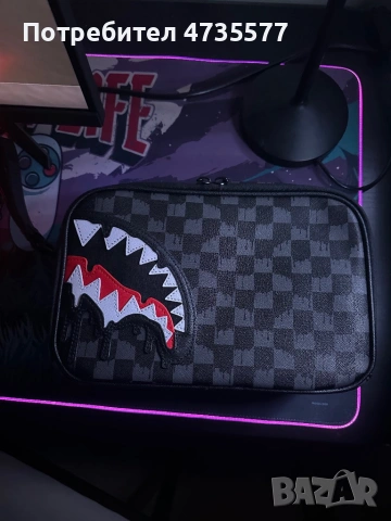 Чисто нова чанта Sprayground