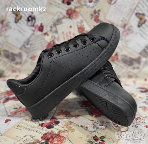 Модни дамски кецове с равна подметка в черен цвят модел: W164216 black , снимка 3 - Кецове - 44897880