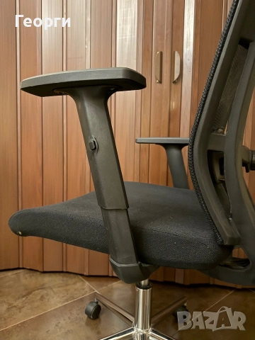 Ергономичен офис стол, снимка 2 - Столове за офис - 53373072