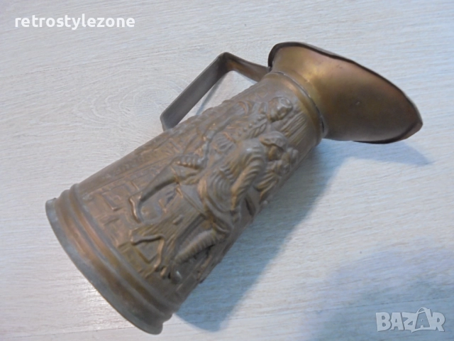 № 8330 Стара метална / ламаринена кана с релефни орнаменти , снимка 6 - Други ценни предмети - 52123918