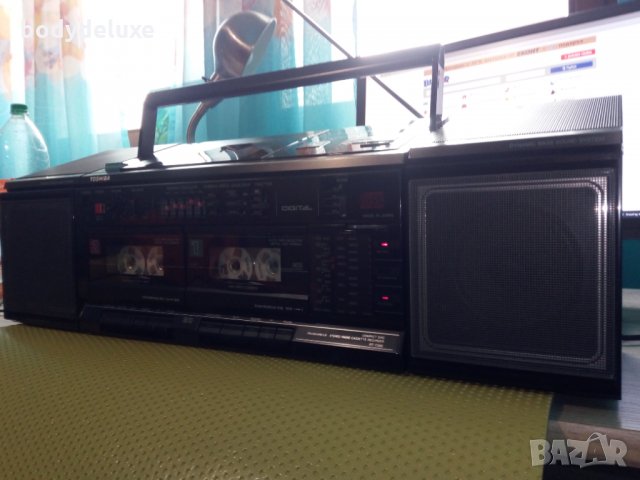 Toshiba RT-7096 радио-касетофон-компакт диск плейър, снимка 7 - Радиокасетофони, транзистори - 35420527