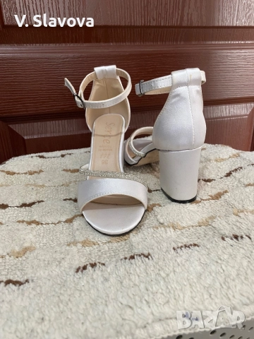 Обувки с ток