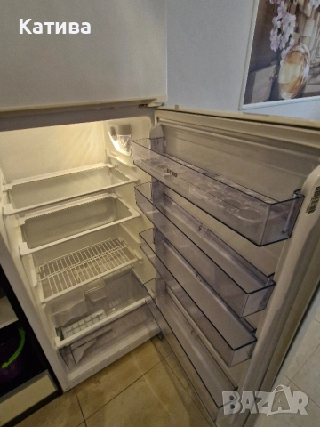 Хладилник с фризер LINO, снимка 2 - Хладилници - 52031627